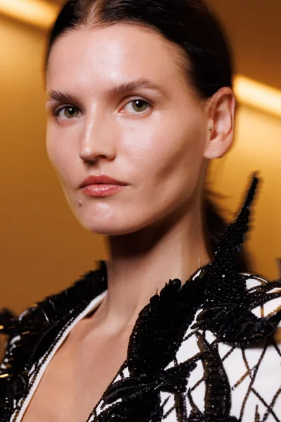 Look 25